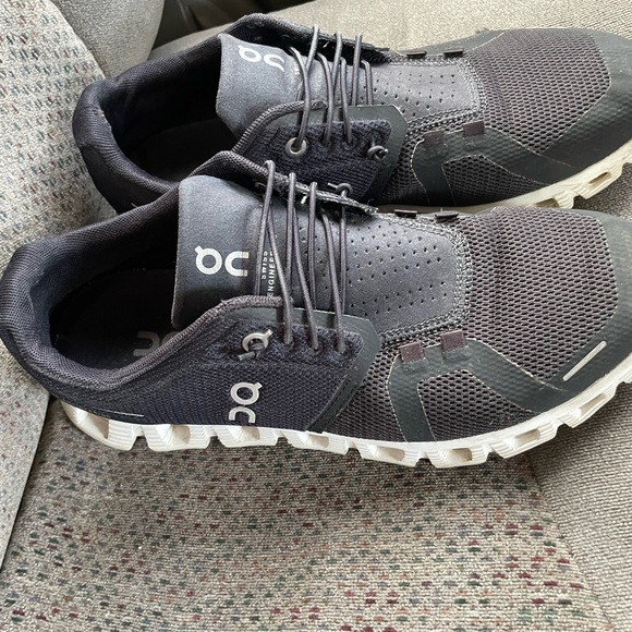 On Running Black and White Athletic Shoes - Picture 2 of 8